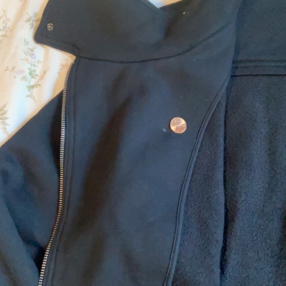 Gap black zipper front jacket size XL In good condition never worn - Picture 6 of 7